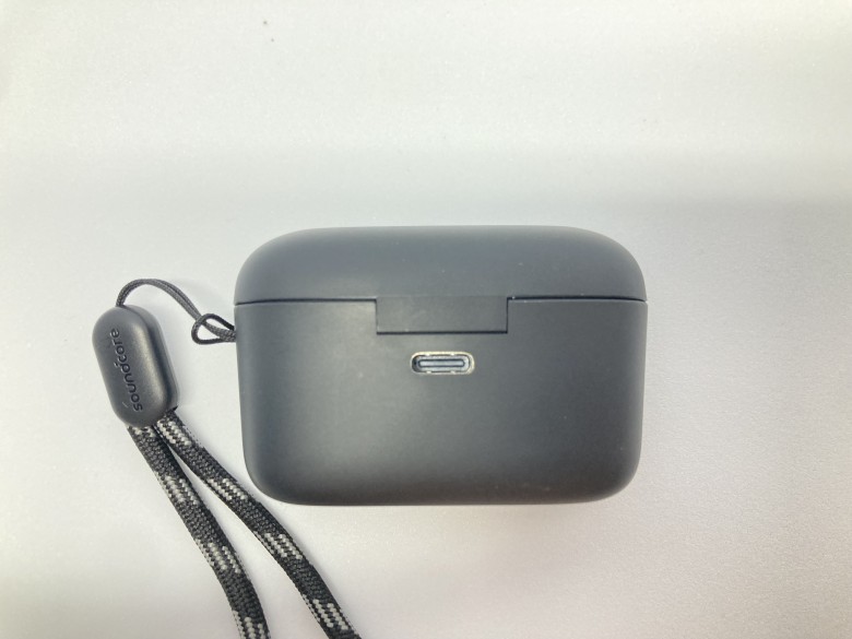 ANKER Soundcore A25i 充電ケース