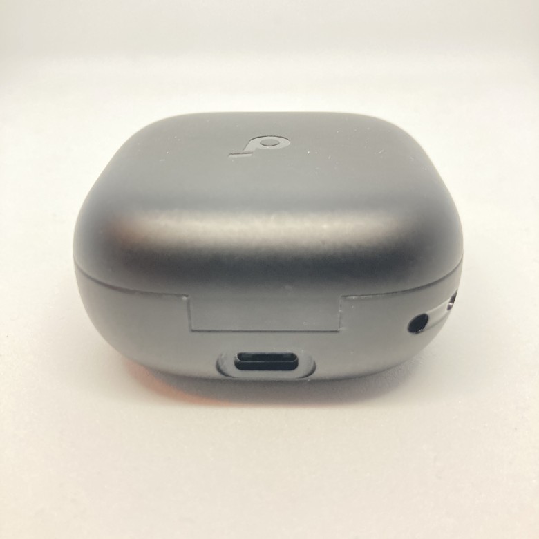 ANKER Soundcore P31i 充電ケース