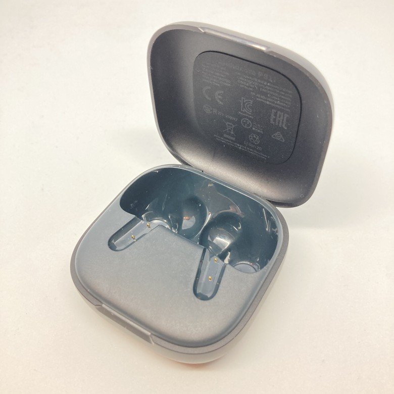 ANKER Soundcore P31i 充電ケース