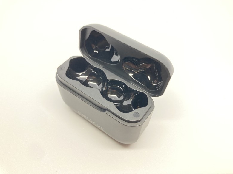 CREATIVE Zen Air 2 充電ケース