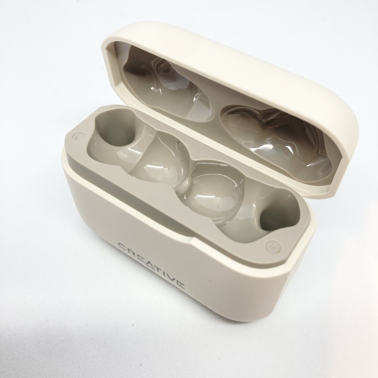 CREATIVE Zen Air Plus 充電ケース