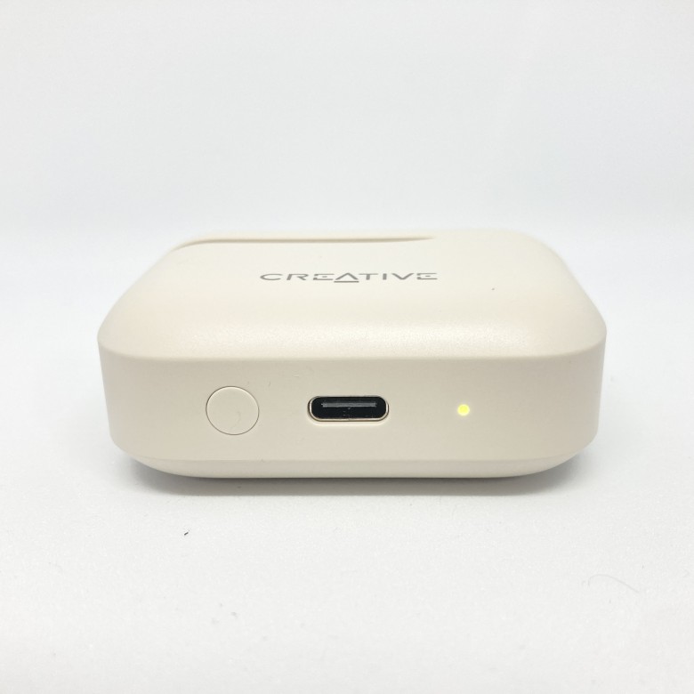 CREATIVE Zen Air Plus 充電ケース