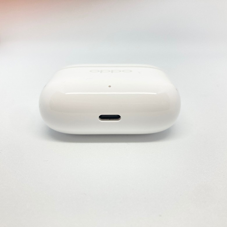 OPPO Enco Buds3 Pro 充電ケース