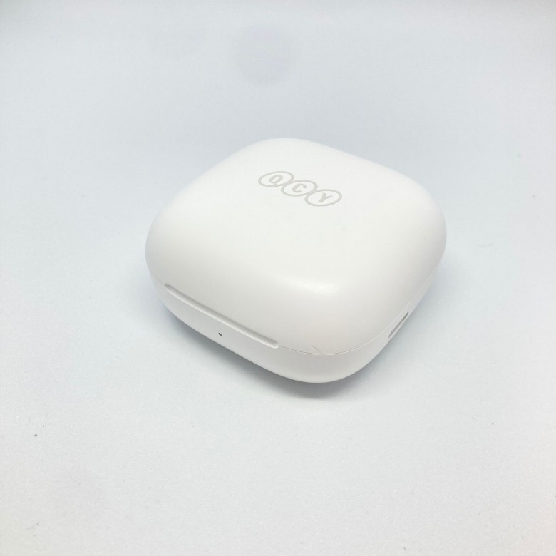 QCY T13 ANC 充電ケース