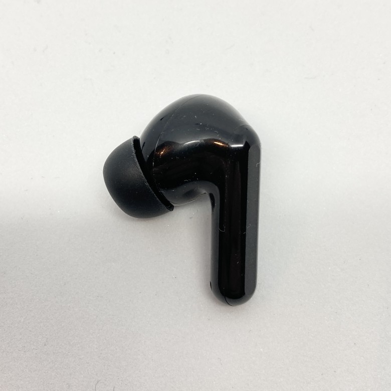 Xiaomi Redmi Buds 6 装着感